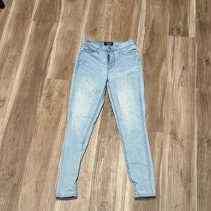 Levi Denizen Women's Sky Blue Skinny Jeans